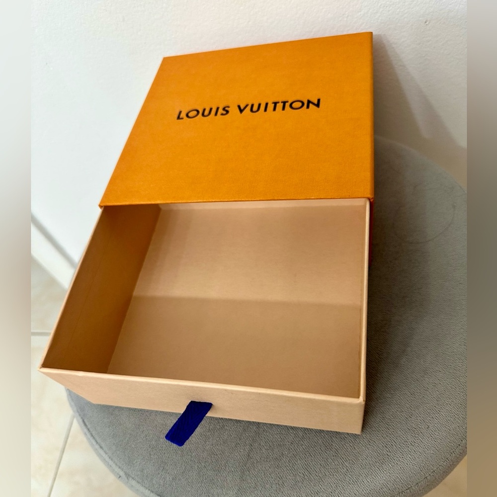 Louis Vuitton package box